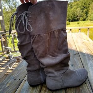 LIMITED SALE🔥Torrid 8W gray slouchy boot 🍁